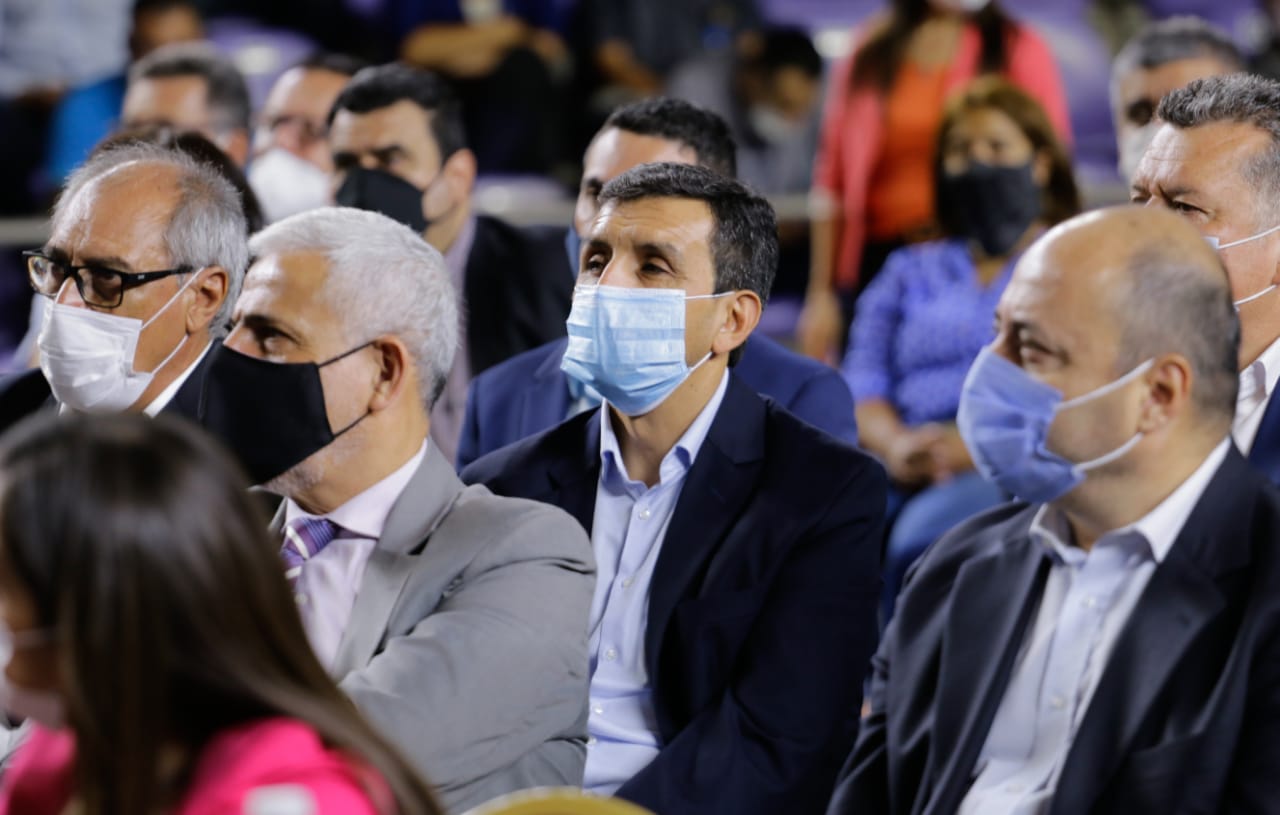 Docentes de La Rioja recibirán 6.000 pesos de aumento salarial y un bono de 12.000